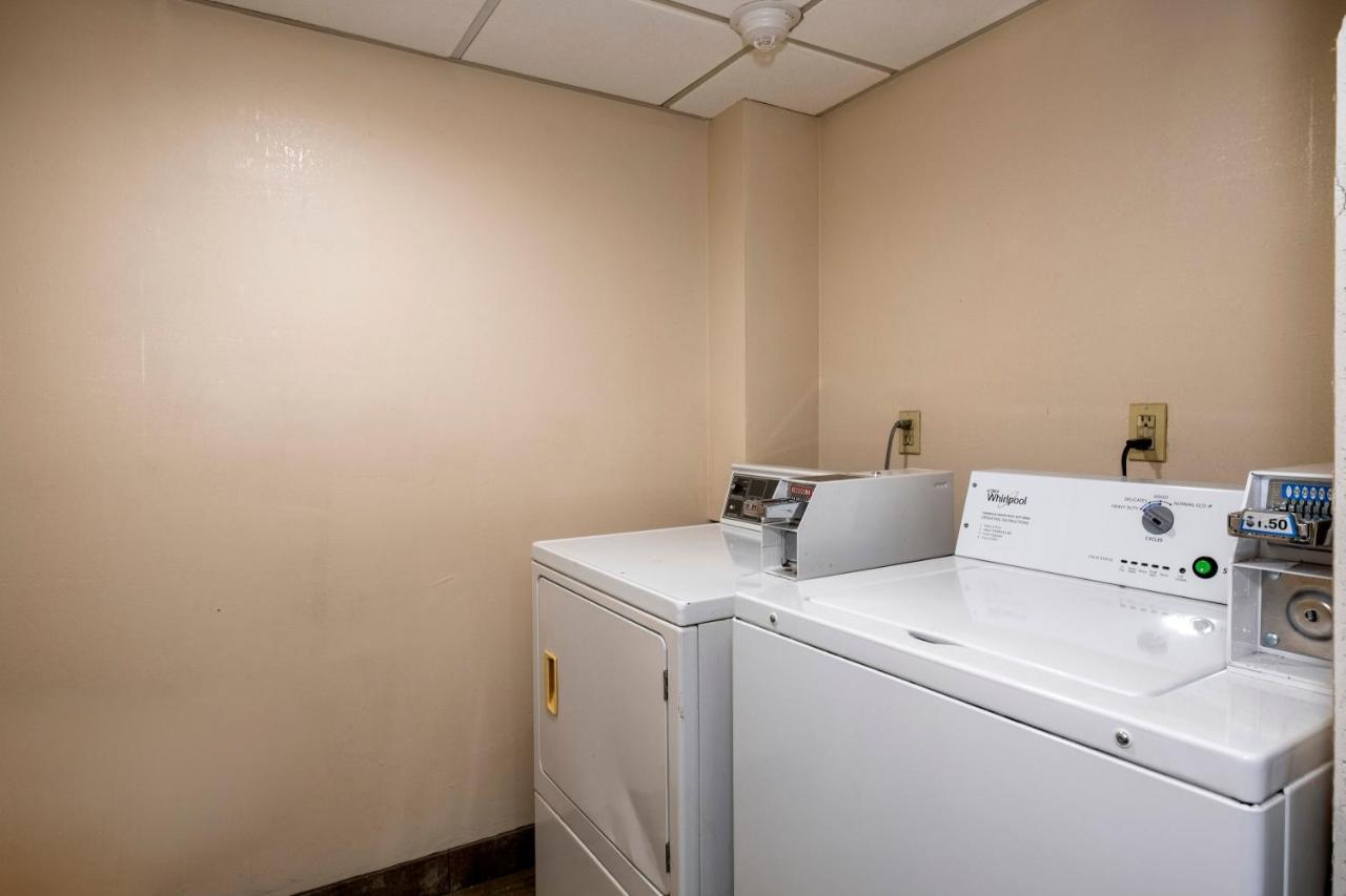 Red Roof Inn Carlisle Bagian luar foto